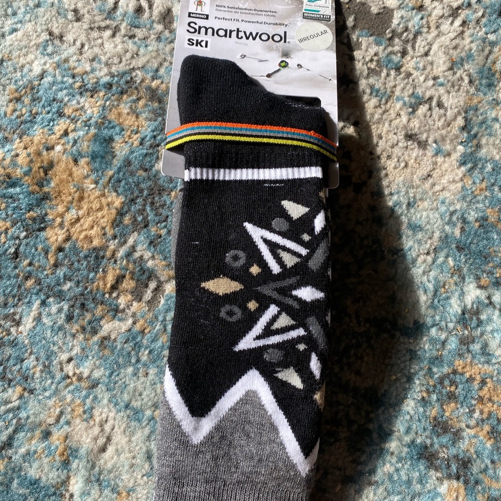 Smartwool Unisex Black and Gray Athletic Socks with Geometric Design